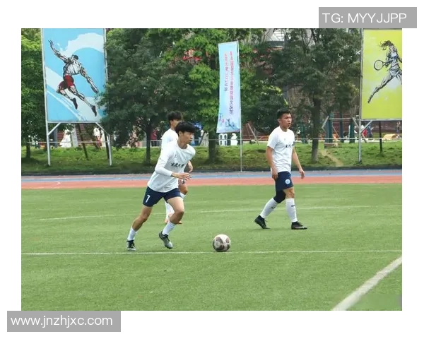 从贫困街头到绿茵赛场国外穷人逆袭成为足球巨星的奋斗故事