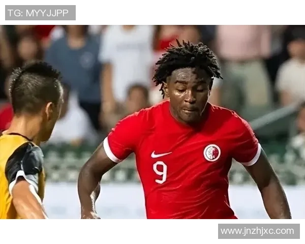 扎小辫子风格的黑人足球球星与其场上表现的独特魅力分析 扎小辫子风格的黑人足球球星与其场上表现的独特魅力分析