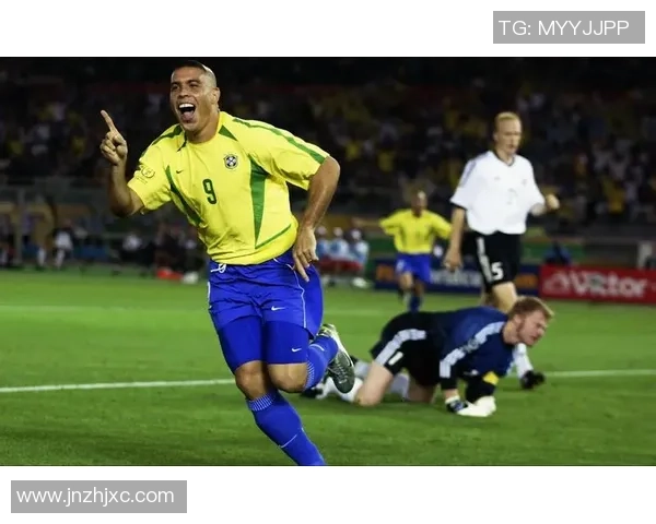 球场传奇罗纳尔多荣耀瞬间壁纸展示展现足球巨星风采