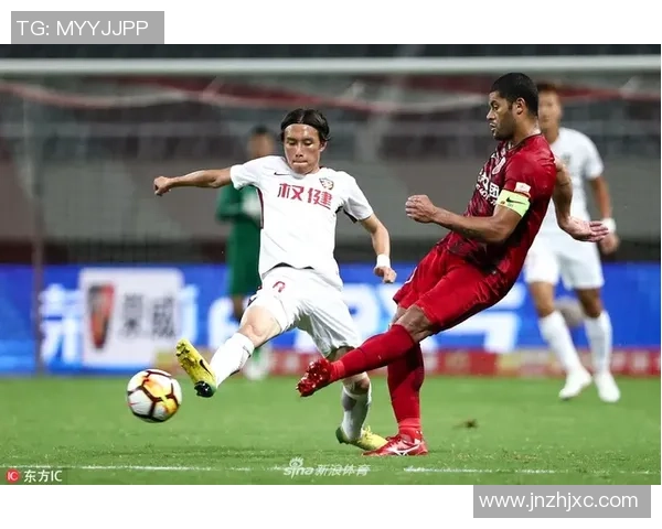 胖胖足球巨星逆袭：他们如何突破体型限制成就辉煌职业生涯