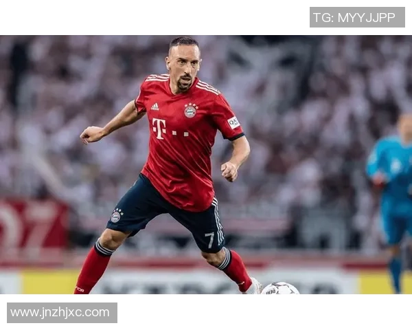 足球20号球星个人形象照展示，领略独特风采与精彩瞬间