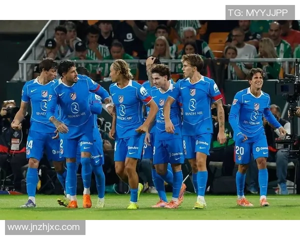 足球球星日常训练揭秘 如何在场上保持顶尖状态并提高竞技水平